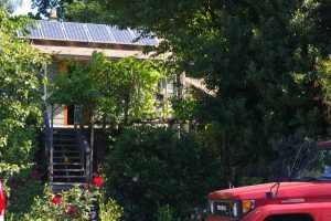 North Vancouver residence generating solar photovoltaic electricity